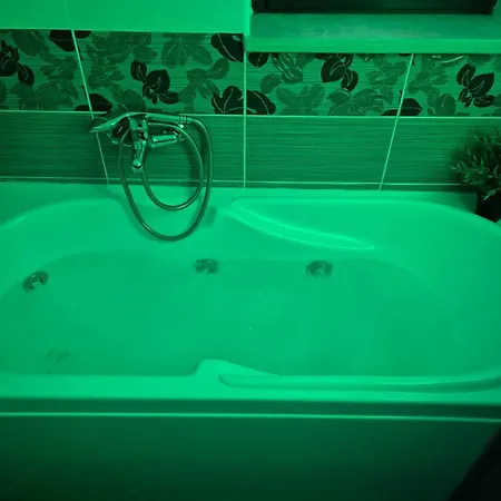 Apt-large Private Terrace - Sleeps 6 - Close To Bari Airport - Spacious And Relaxing-ddn House * Macchie (Bari)