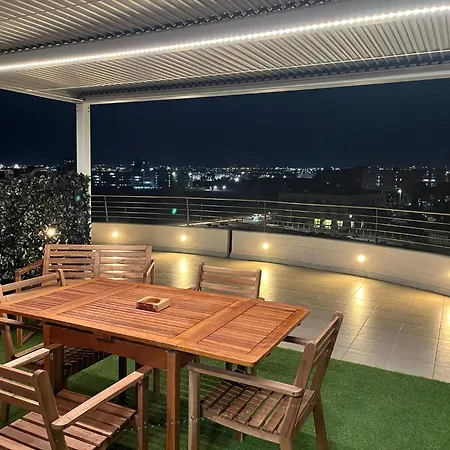 Appartement Apt-large Private Terrace - Sleeps 6 - Close To Bari Airport - Spacious And Relaxing-ddn House