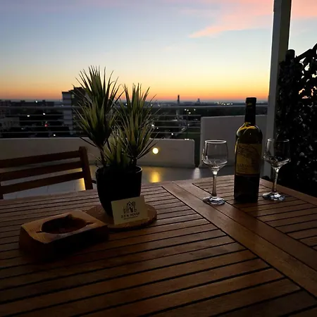 Apartamento Apt-large Private Terrace - Sleeps 6 - Close To Bari Airport - Spacious And Relaxing-ddn House *