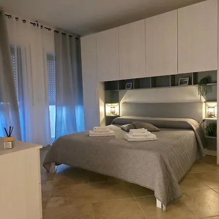 Apt-large Private Terrace - Sleeps 6 - Close To Bari Airport - Spacious&relaxing-ddn House * Macchie (Bari)