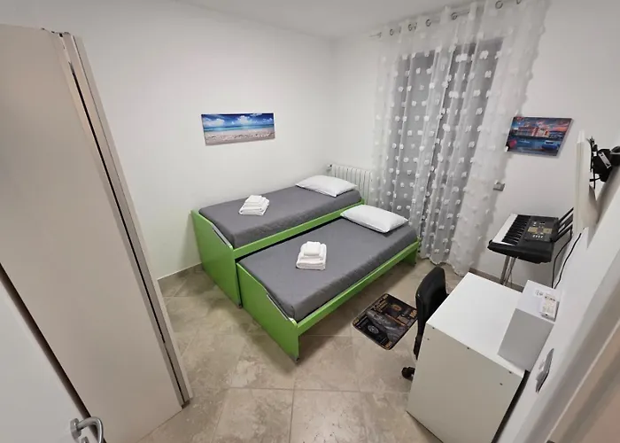 Ddn House Bari - Near Airport With Big Terrace Sleeps 6 דירה